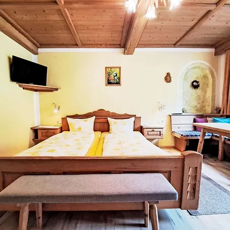 Trojer-2 By Interhome هيباخ